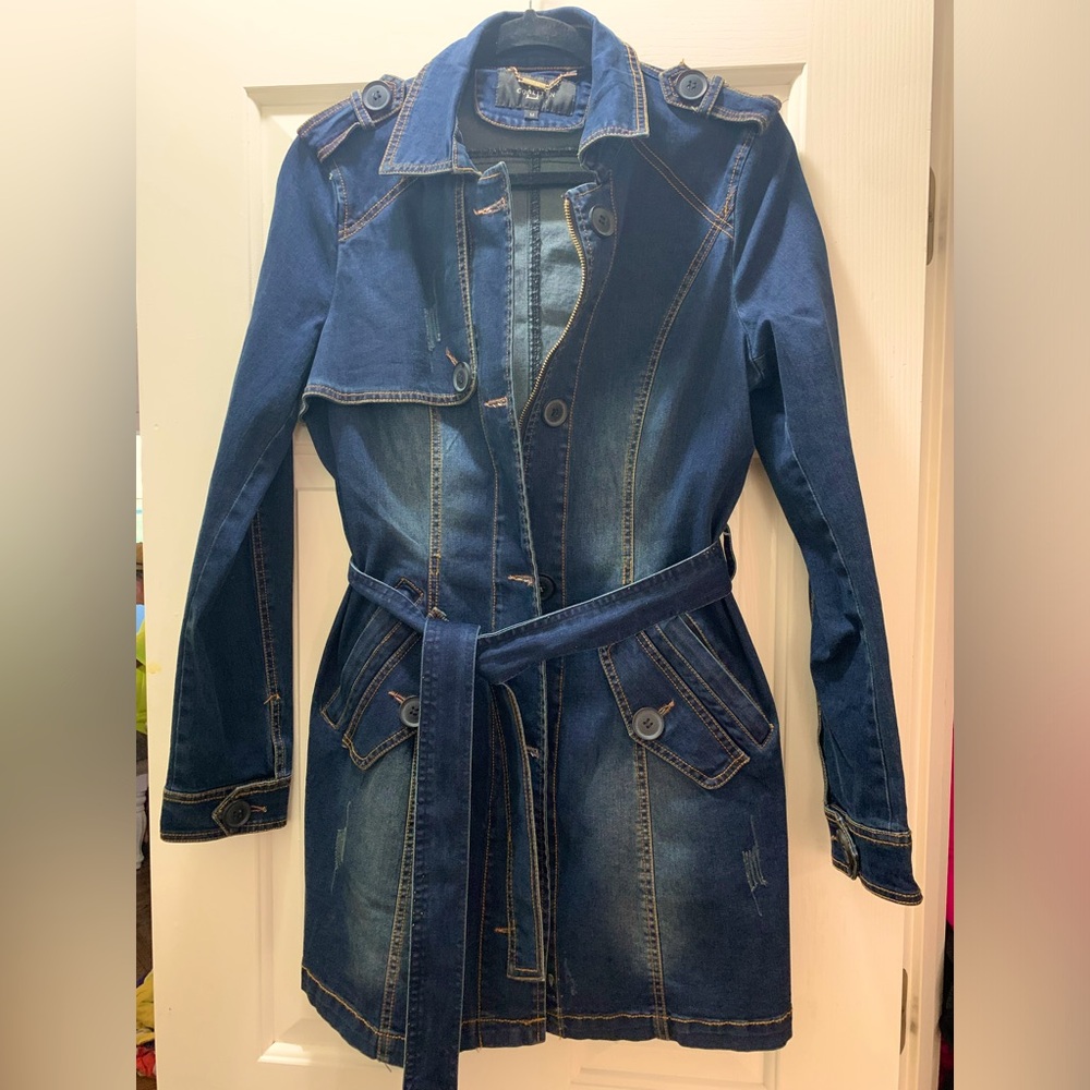 Women’s size medium Coalition denim jacket with tie. NWOT